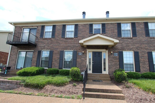 Foto del edificio - 5743 Brentwood Trace