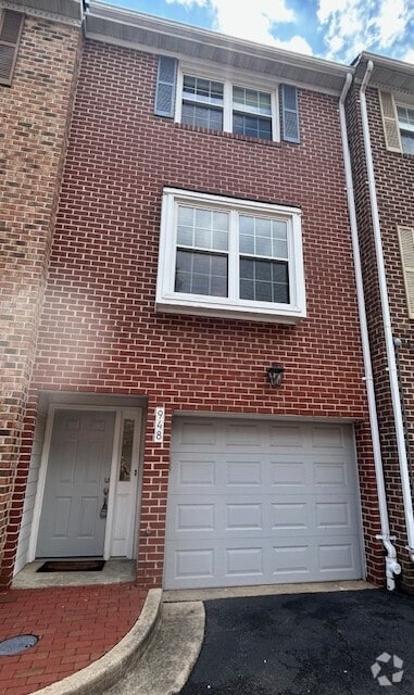 Building Photo - 948 S Rolfe St
