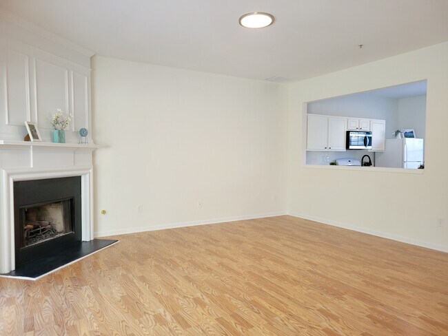 Family Room - 2661 Ashleigh Ln