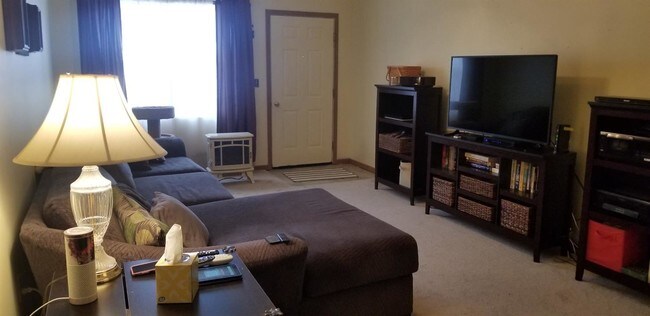 Foto del edificio - 304 E Oak Ave