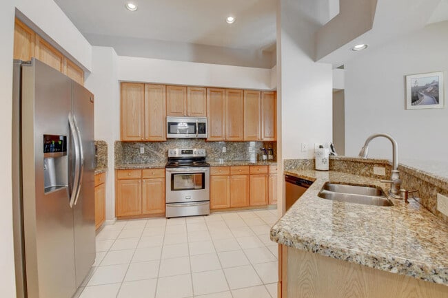 Building Photo - 9456 Lake Serena Dr