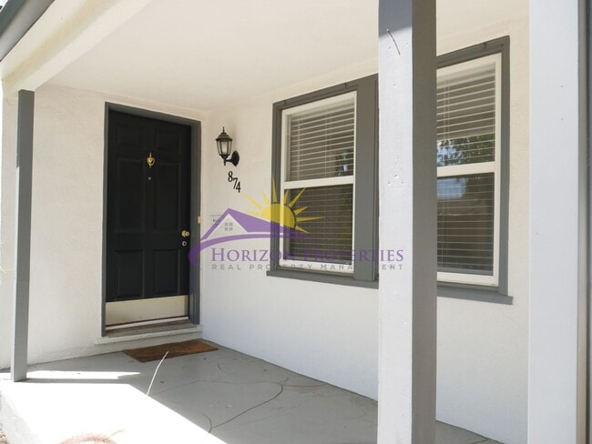 Building Photo - Remodeled 2 Bed 1 Bath 926 Sq. Ft. in East...