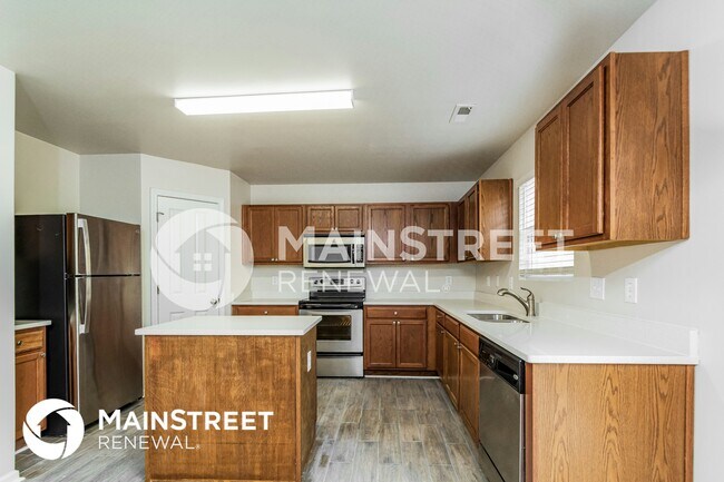Foto del edificio - 1203 Summerfield Ln E