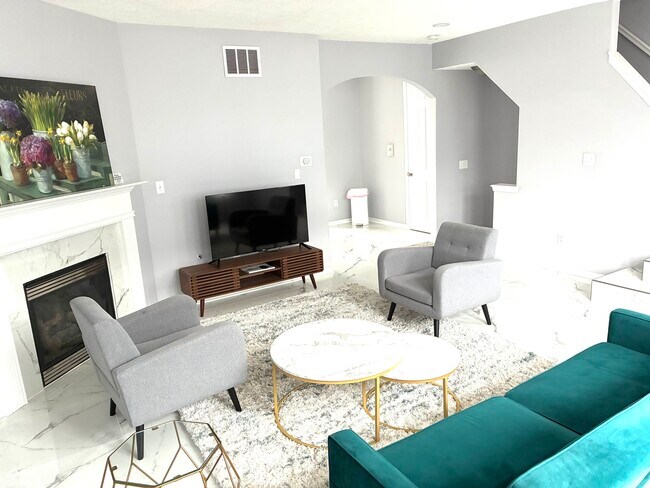 Foto del edificio - 328 W Main St