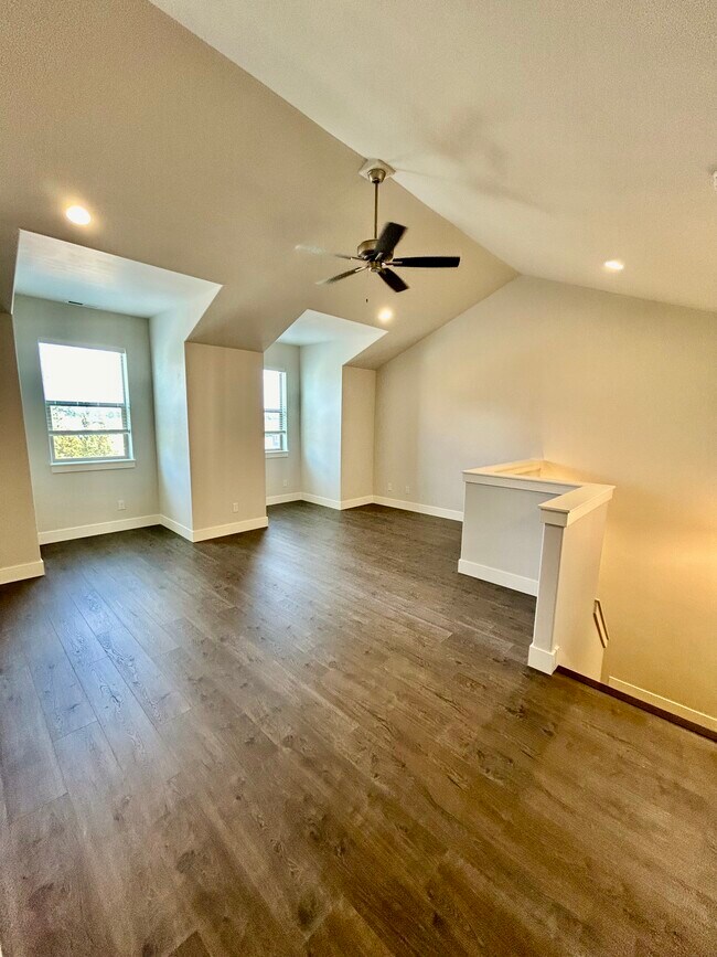 Foto del edificio - 61507 White Tail St