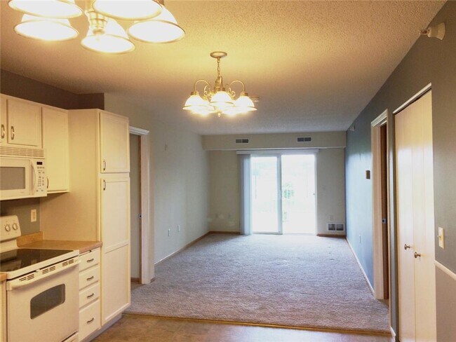 Foto del edificio - 1590 Parkwood Dr