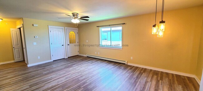 Foto del edificio - *** Beautiful Condo - 3Bed 2Bath ***