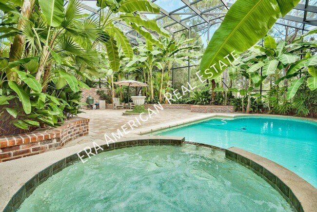 Foto del edificio - Pool and Lawn Service Provided!