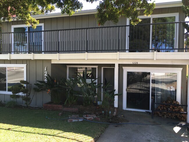 Building Photo - 1228 Amethyst St