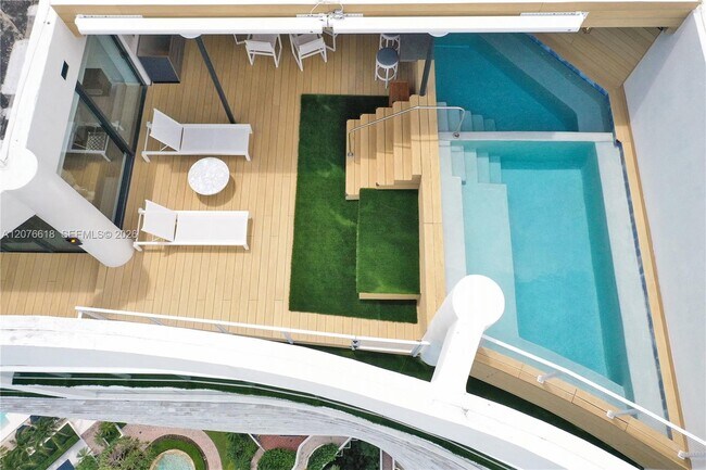 Foto del edificio - 4000 Island Blvd