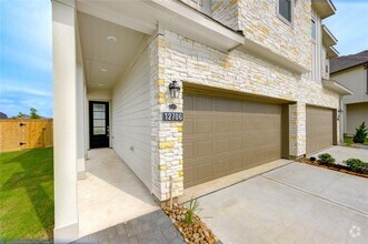 Building Photo - 12706 Maravillas Creek Dr