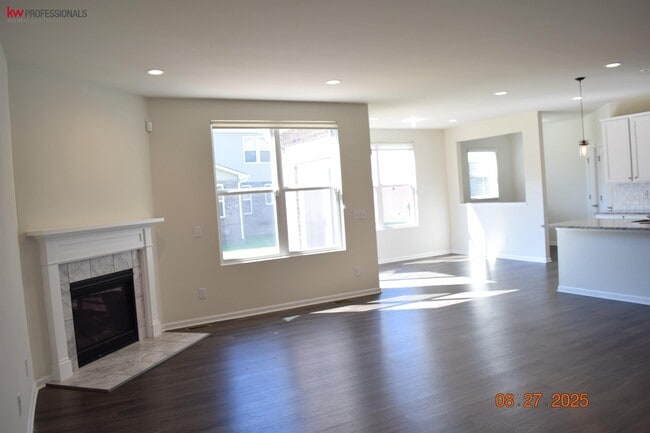 Building Photo - 49577 Shoreline Dr