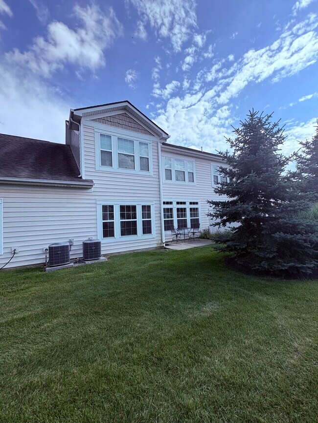 Foto del edificio - Charming 3 beds 2.5 baths in Columbus!