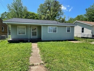 Building Photo - 1003 Meadow Dr NW