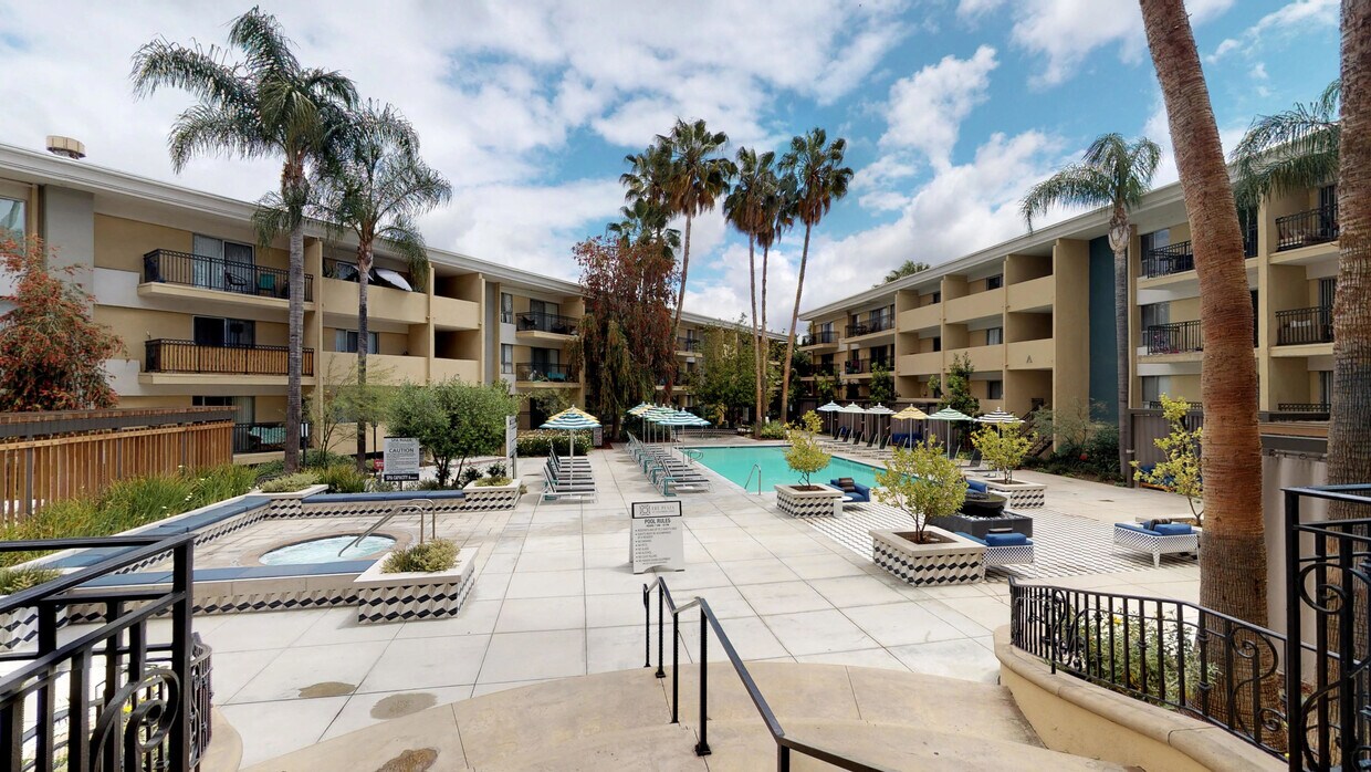 The Plaza at Sherman Oaks Apartments in Sherman Oaks, CA Westside