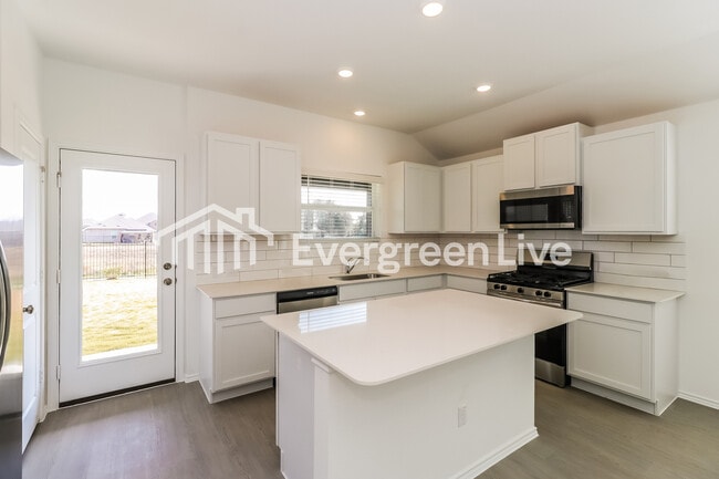 Foto del edificio - 1621 Four Waters Lp