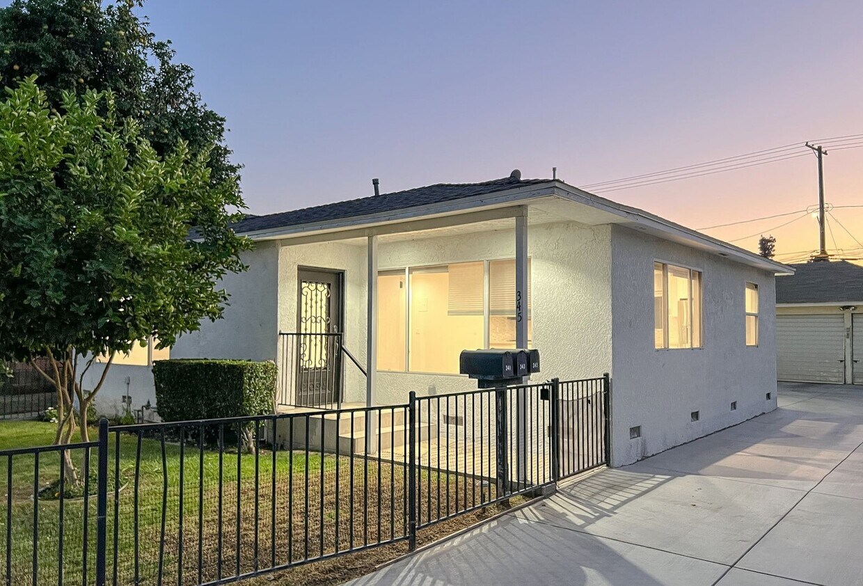 Foto principal - 343 N Florence St