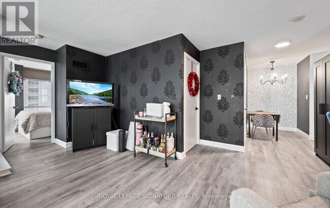 Building Photo - 11 Brunel Ct