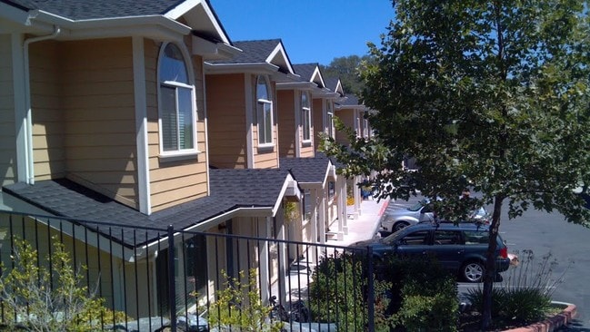 Building Photo - North Fork Apartments