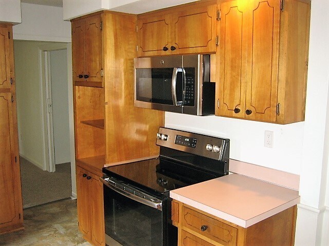 Foto del edificio - Large 2,200 sq ft Home w/ Finished Basemen...