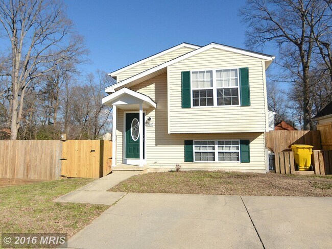 Foto del edificio - 7817 Camp Rd