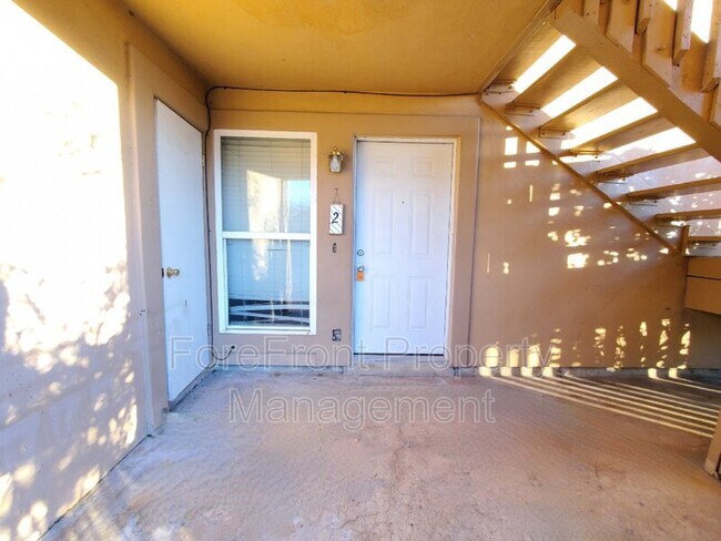 Foto del edificio - 5225 Meadow Field