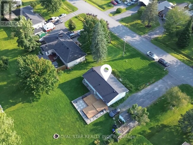 Photo du bâtiment - 150 Maple Grove St