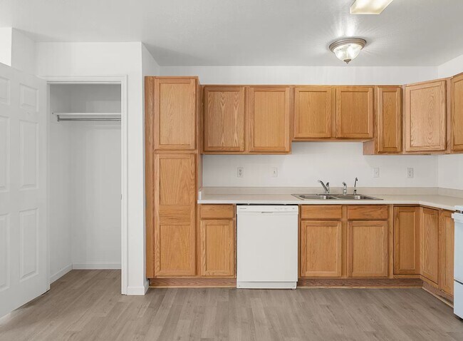 Foto del edificio - 8077 W Copperfield Pl