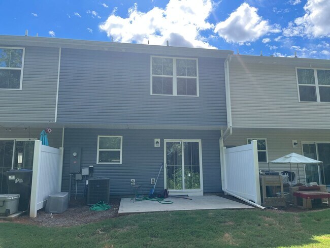 Foto del edificio - 3BR/2.5BA Townhouse in Hampton Townes