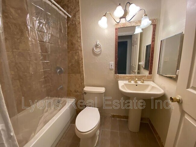 Building Photo - 17377 Dowling Dr