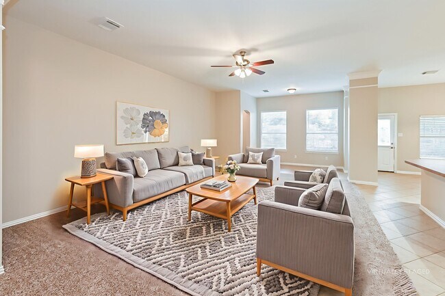 Foto del edificio - 3010 Silverwood Park Ln