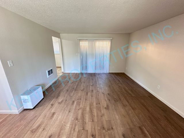 Building Photo - 6498 Lowry Dr