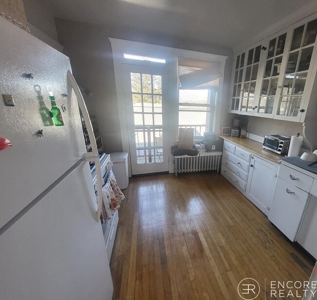 Building Photo - 16 Lakeville Rd