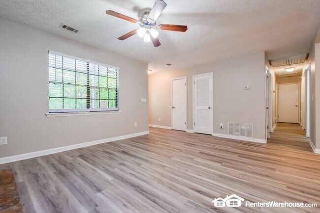 Foto del edificio - Home with Two Primary Suites - $500 off 2n...
