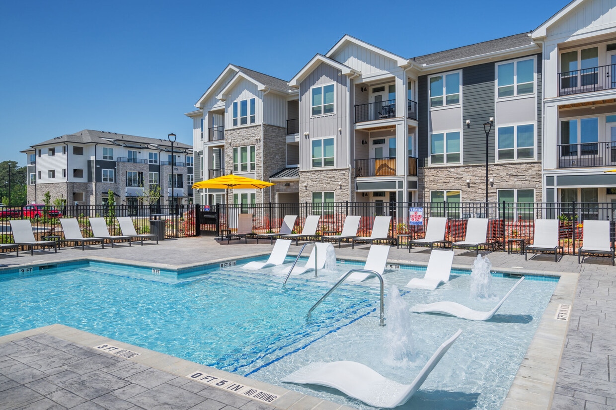 Primary Photo - Ascend Morganton Park