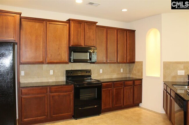 Building Photo - 351 Pinnacle Dr