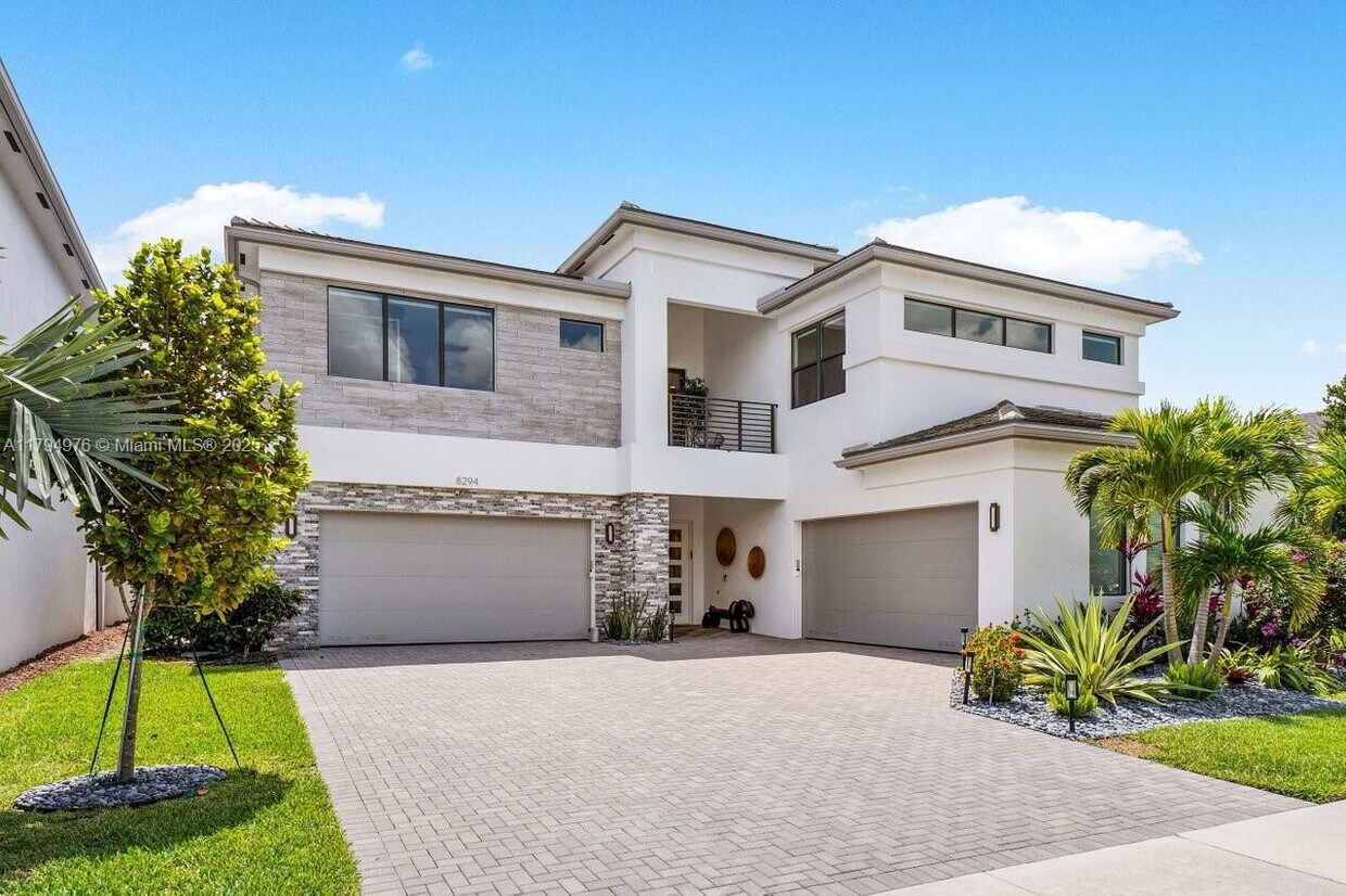 Foto principal - 8294 Fishhawk Falls Ct
