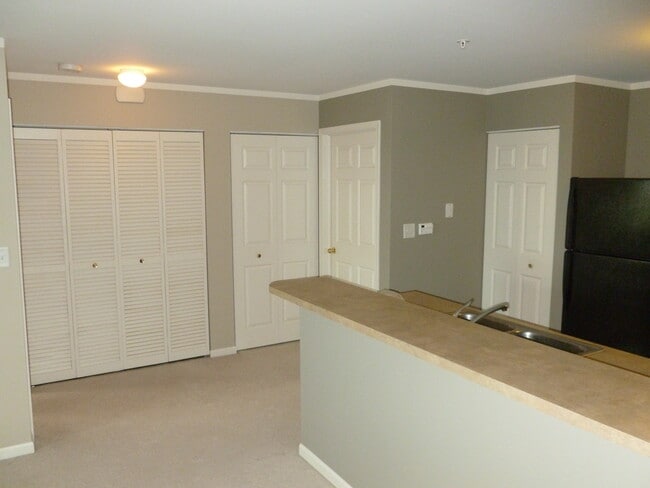 Building Photo - 236 Bertram Dr