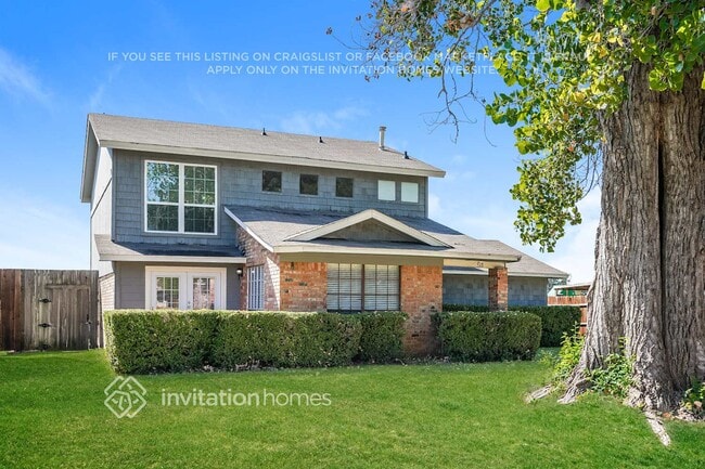 Building Photo - 518 Futrelle St