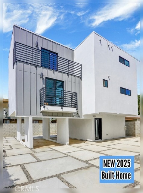 Building Photo - 1211 N Kingsley Dr