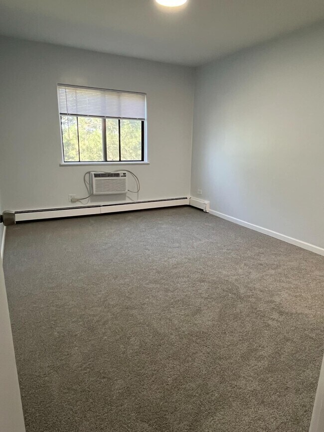 Building Photo - 1481 N Winslowe Dr