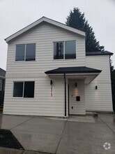 Building Photo - 2515 NE 54th St
