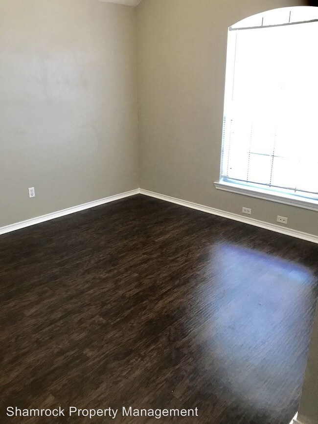 Building Photo - 3 br, 2 bath House - 902 Black Diamond