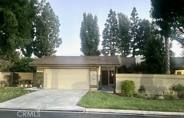 Building Photo - 9361 Tudor Ln