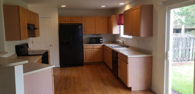 Building Photo - Fantastic Indian Creek Neighborhood home f...