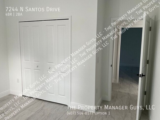 Foto del edificio - 7244 N Santos Dr