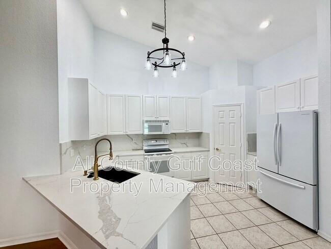 Building Photo - 4388 Fairway Dr