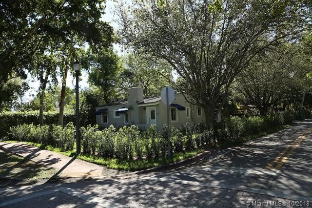 Foto principal - 400 NE 87th St