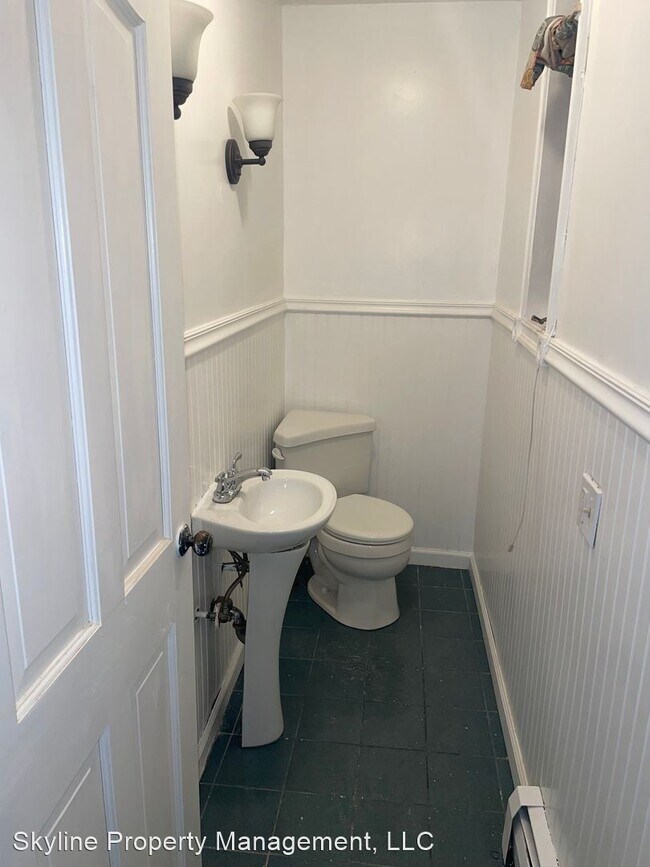 Foto del edificio - 4 br, 1.5 bath House - 38 Highland Avenue