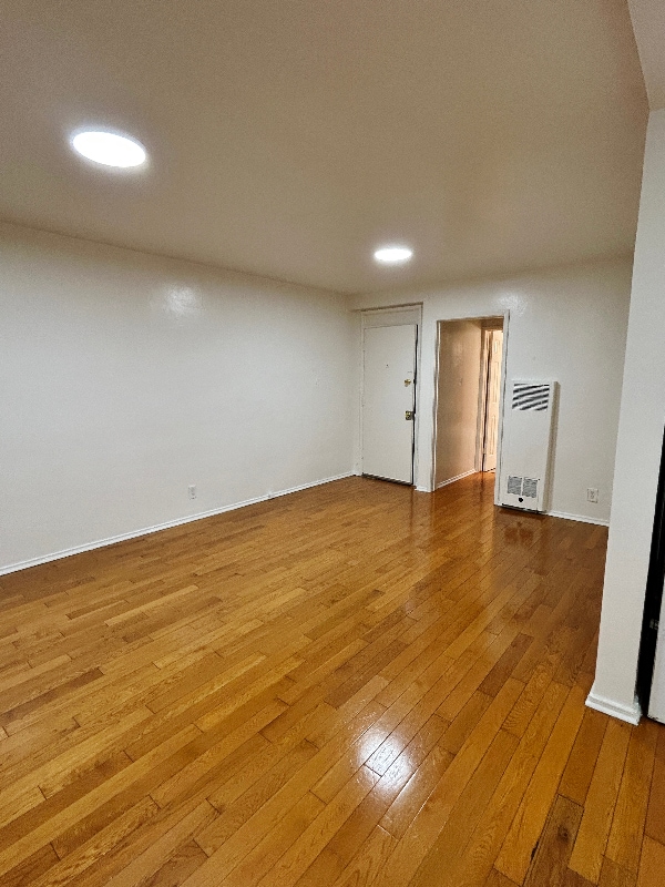 Photo - 1737 N Sycamore Ave Apartment